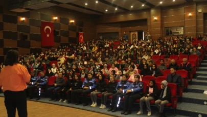 YALNIZ DEĞİLSİNİZ