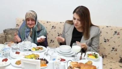YAŞLI VATANDAŞLARIMIZIN HER ZAMAN YANLARINDAYIZ