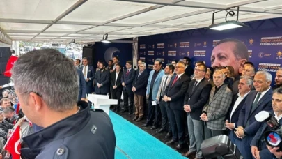 AK PARTİ "TÜRKİYE YÜZYILI" YÜRÜŞÜYÜ YAPILDI