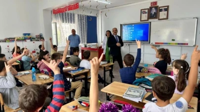 ALTINÖZ'DEN OKUL ZİYARETİ