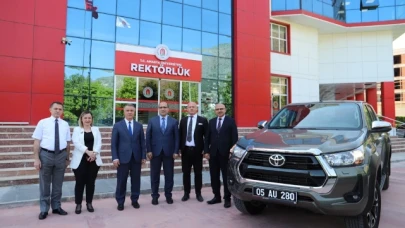 AMASYA ÜNİVERSİTESİ’NE TOYOTA HİLÜX HAYIRLI OLSUN