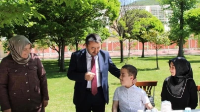Ayvaz, Özel Çocuklarla Bir Araya Geldi