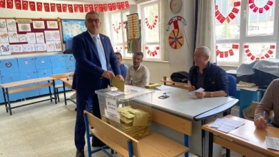 ÇİLEZ ve KUZUCU OYLARINI KULLANDI
