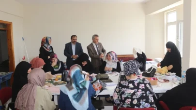 Davu, Halk Eğitim Kurslarını Ziyaret Etti