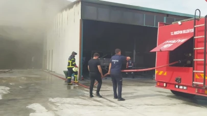 FABRİKADA ÇIKAN YANGIN KORKUTTU