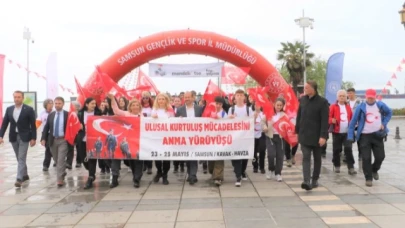 GENÇLER TÜRK BAYRAĞI İLE ATA YOLUNU TAKİP EDECEK