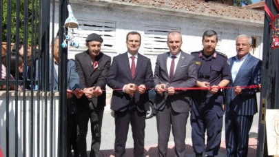 GENÇLİK MERKEZİ SERGİSİNİ AÇTI