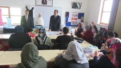 Güldoğan, İğne Oyası Kursu'nu Ziyaret Etti