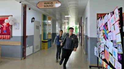 "Hukuk Sokağı" ile öğrenciler haklarını daha iyi öğrenecek