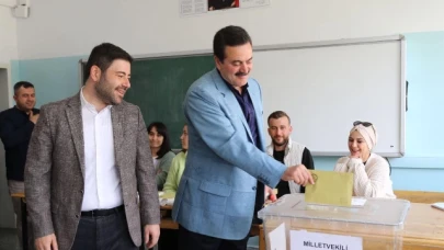 İpek ve Şimşek Oylarını Kullandı
