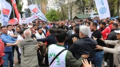 MEMLEKET PARTİLİLER İLE CHP'LİLER KAVGA ETTİ