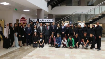 ÖĞRENCİLERDEN  "SANATA DAVET" SERGİSİ