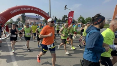 Samsun'da 19 Mayıs Yarı Maratonu Başladı