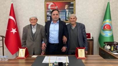 En Yaşlı Çiftçilere Teşekkür Plaketi Verildi