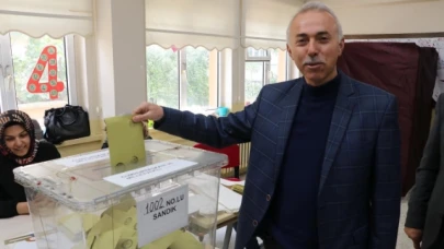 Taşova Belediye Başkanı Öztürk Oyunu Kullandı