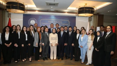 Adalet Bakanı Tunç, Stajyer Avukatların Taleplerini Dinledi