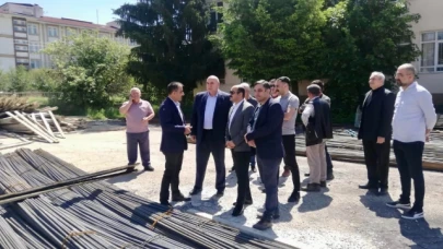 ALTINÖZ  ANAOKULU İNŞAATINI İNCELEDİ