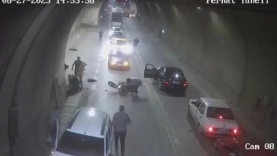 Amasya'da motosiklet otomobile çarptı: baba ve oğlu yaralandı