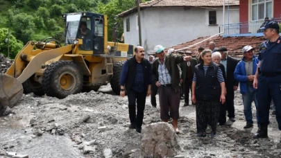 AŞIRI YAĞIŞTAN ETKİLENEN KÖYLERİ İNCELEDİ