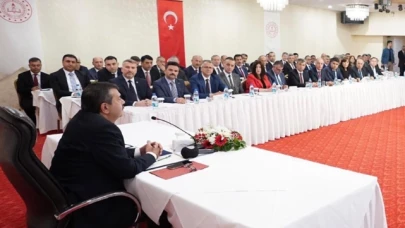 BAKAN TEKİN, 71 İLİN MİLLİ EĞİTİM MÜDÜRLERİYLE TOPLANTI YAPTI