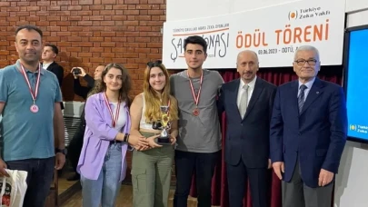 FEN LİSESİ ÖĞRENCİLERİ KUPALARINA KAVUŞTU