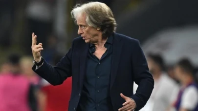 Fenerbahçe'nin Teknik Direktörü Jorge Jesus, "Bugünden itibaren Fenerbahçe'nin teknik direktörü değilim.
