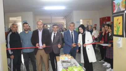 ÖĞRENCİLER YIL SONU SERGİSİ AÇTI