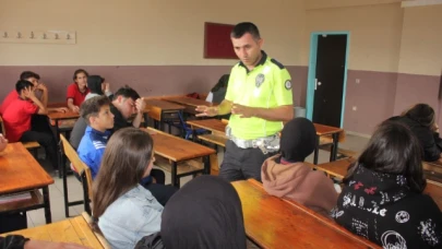 POLİS, ÖĞRENCİLERE TRAFİK EĞİTİMİ VERDİ