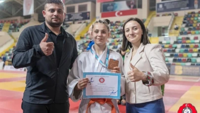 ŞAMPİYONADAN BRONZLA DÖNDÜK