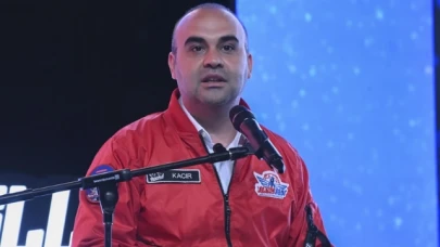 SANAYİ VE TEKNOLOJİ BAKANLIĞINDA DEVİR TESLİM YAPILDI