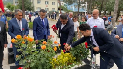 ŞEHİT ÖĞRETMEN DUALARLA ANILDI