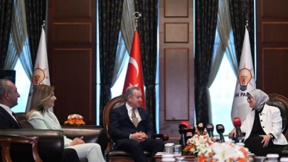 Siyasi partiler arası bayramlaşma ziyaretlerinde İsveç'te Kur'an-ı Kerim yakma olayına tepki gösterildi