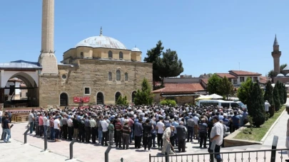Son Yolculuklarına Uğurlandı