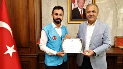 Üçok, Kurbanını Diyanet Vakfına Bağışladı