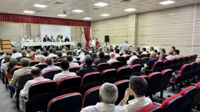 Ak Parti Milletvekilleri Muhtarlarla Toplantılarına devam ediyor