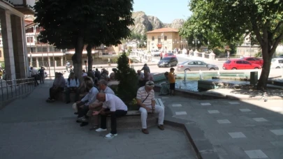 Amasya'da Sıcak Hava Hayatı Olumsuz Etkiledi