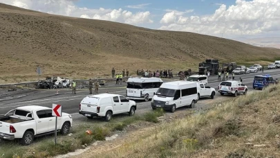 Askeri araçla otomobil çarpıştı, bir kişi öldü, 12 asker yaralandı