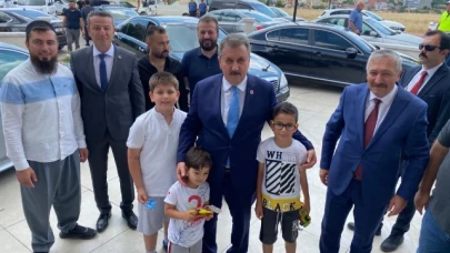 BBP Lideri Destici çocukları sevindirdi