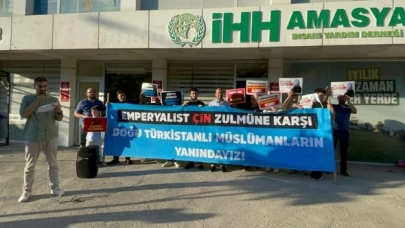 "Çin Zulmüne Karşı Doğu Türkistanlı Müslümanların Yanındayız"