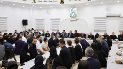 Cumhurbaşkanı Erdoğan Pendik'teki cemevinde muharrem ayı iftarına katıldı