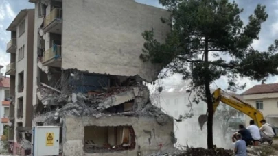 Eski Polis Lojmanları Yıkıldı