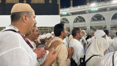Hacılar Kabe'ye veda ediyor