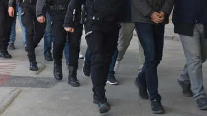 İstanbul'daki FETÖ operasyonunda 4 kişi yakalandı