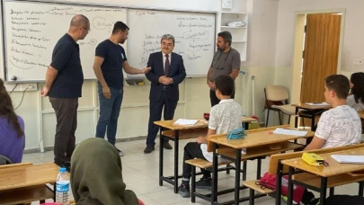 Öğrenci ve Velilerin Heyecanına Ortak Oldu