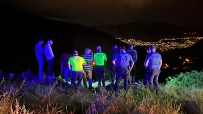 Otomobil uçuruma düştü