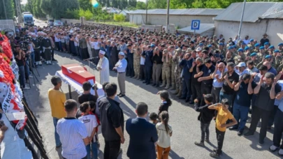 Şehit Piyade Uzman Çavuş Kırmızıkoç, Van'da son yolculuğuna uğurlandı