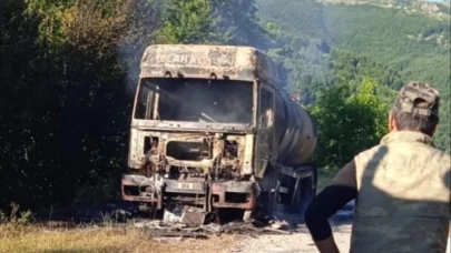 Tokat'ta zift yüklü tanker yandı