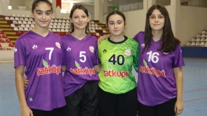 Amasya'da 4 kız arkadaş hentbolda milli takıma davet edildi