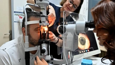 Babanın gözünden alınan dokuyla geliştirilen kök hücre oğluna ışık oldu
