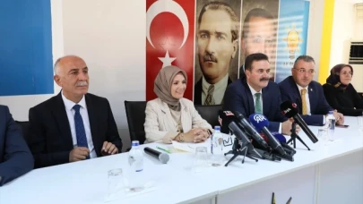 Bakan Göktaş, Amasya'da partililerle buluştu